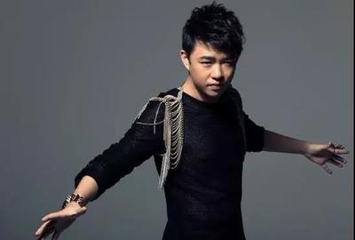 小豆音樂文化與金曲歌王劉嘉亮簽約，攜手共創文化藝術新篇章